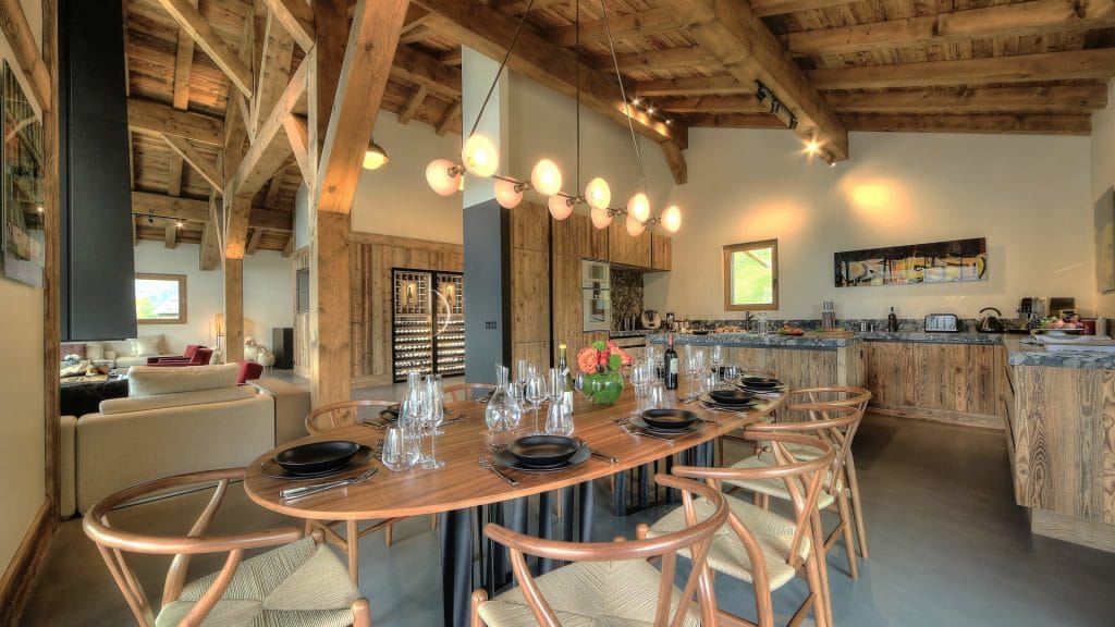 Chalet individuel avec hammam, jacuzzi intérieur, salles de massage, de sport, de cinéma et de jeux – 6 chambres – 16 voyageurs – 520 m²