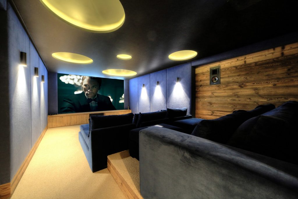 Chalet individuel avec hammam, jacuzzi intérieur, salles de massage, de sport, de cinéma et de jeux – 6 chambres – 16 voyageurs – 520 m²