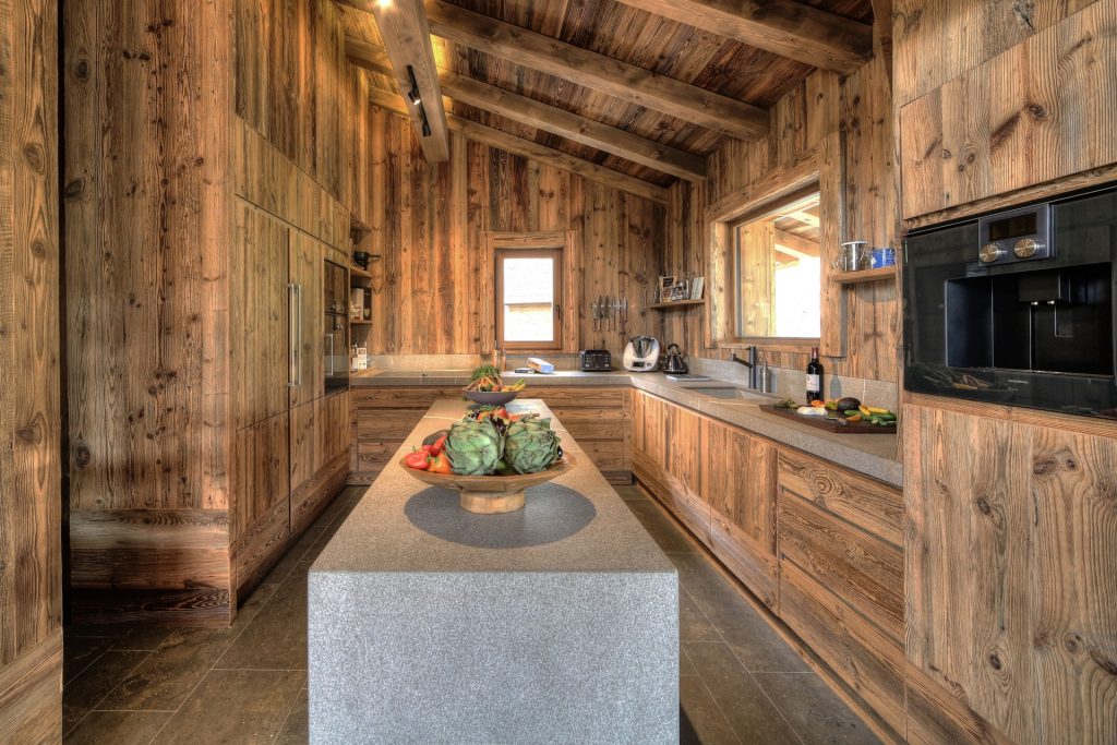 Chalet luxe avec hammam, jacuzzi intérieur, salles de massage et de cinéma – 6 chambres – 16 voyageurs – 550 m²