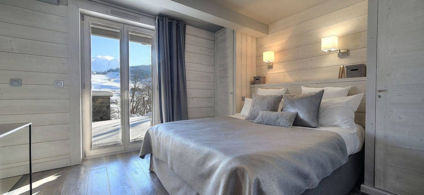 Chalet individuel luxe avec jacuzzi intérieur – 5 chambres – 10 voyageurs – 350 m²
