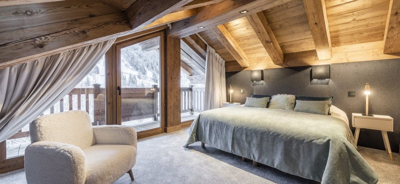 Chalet luxe avec piscine intérieure chauffée et salle de massage – 5 chambres – 12 voyageurs – 250 m²