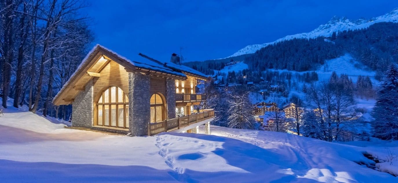 Chalet luxe avec piscine intérieure chauffée et salle de massage – 5 chambres – 12 voyageurs – 250 m²