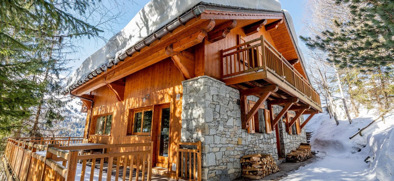 Chalet indépendant avec jacuzzi extérieur et sauna – 6 chambres – 12 voyageurs – 410 m²