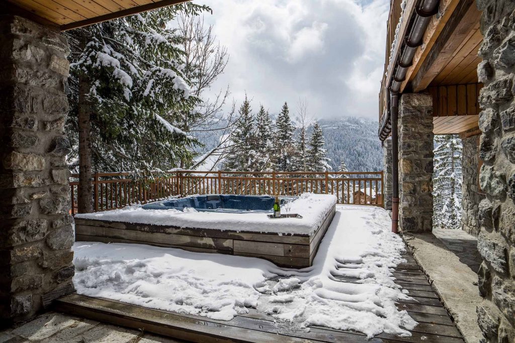 Chalet indépendant avec jacuzzi extérieur et sauna – 6 chambres – 12 voyageurs – 410 m²