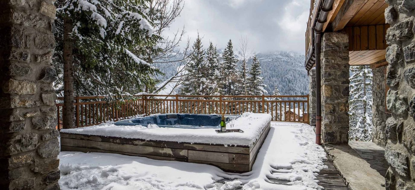 Chalet indépendant avec jacuzzi extérieur et sauna – 6 chambres – 12 voyageurs – 410 m²