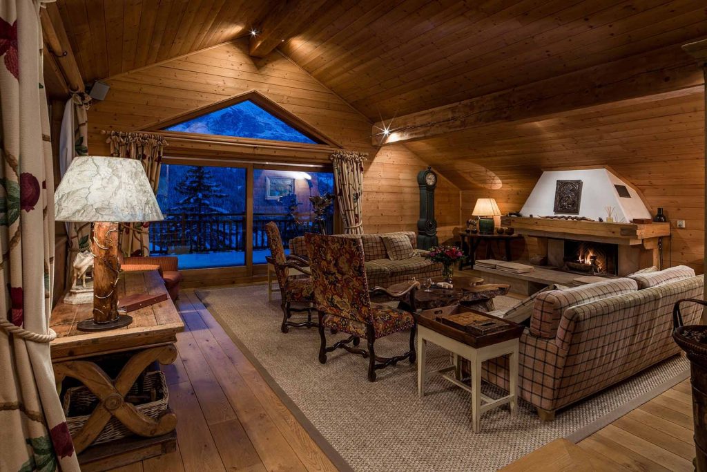 Chalet indépendant avec jacuzzi extérieur et sauna – 6 chambres – 12 voyageurs – 410 m²