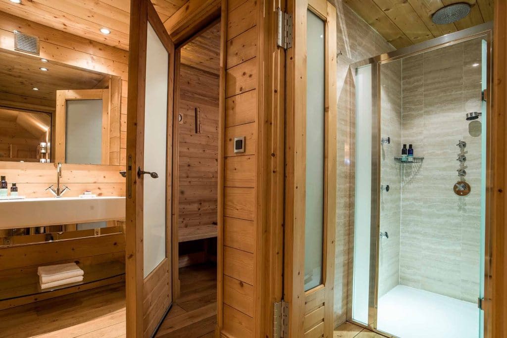 Chalet indépendant avec jacuzzi extérieur et sauna – 6 chambres – 12 voyageurs – 410 m²