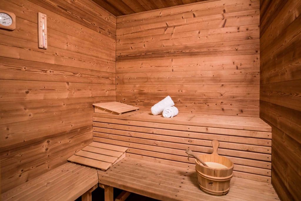 Chalet indépendant avec jacuzzi extérieur et sauna – 6 chambres – 12 voyageurs – 410 m²