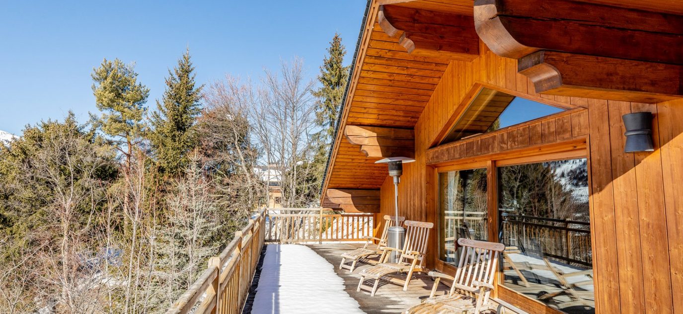 Chalet indépendant avec jacuzzi extérieur et sauna – 6 chambres – 12 voyageurs – 410 m²