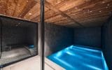 Chalet luxe avec piscine intérieure chauffée, jacuzzi, hammam, sauna, salle de massage – 7 chambres – 16 voyageurs