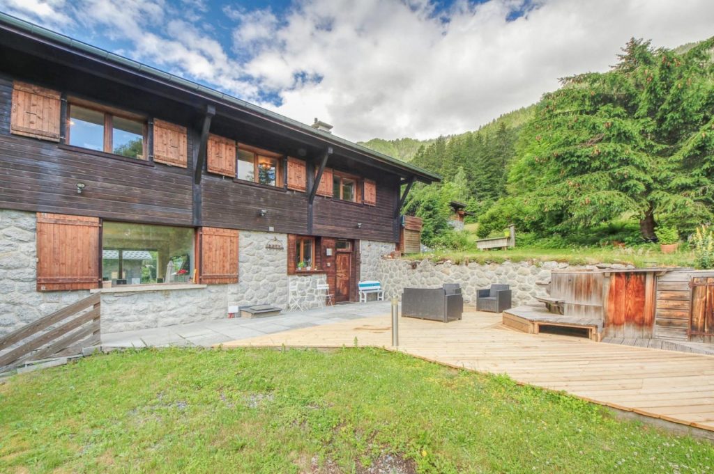 Chalet – 6 pièces – 5 chambres – 230 m²