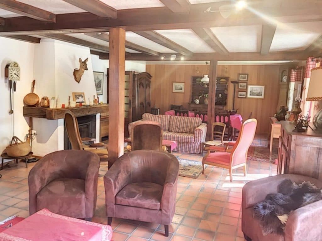 Maison – 7 pièces – 6 chambres – 200 m²