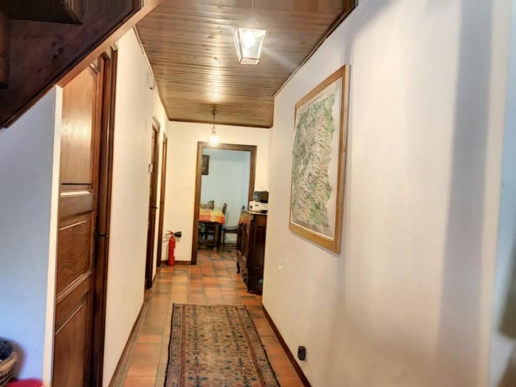 Maison – 7 pièces – 6 chambres – 200 m²