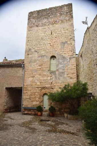 Château du XIIème siècle – 10 pièces – 6 chambres – 800 m²