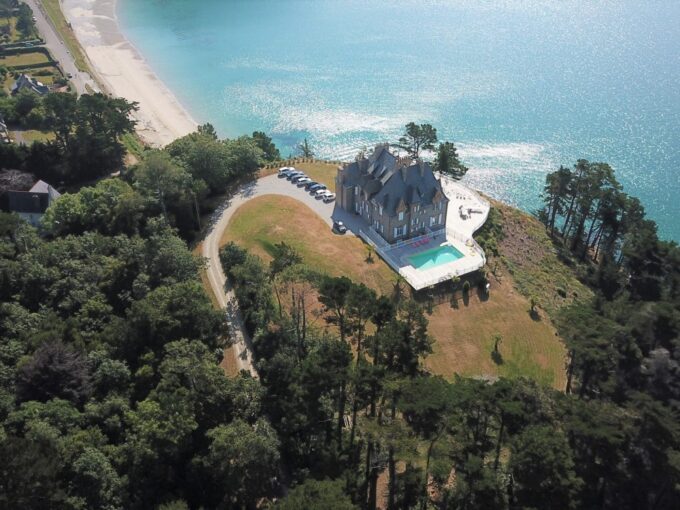 Villa Bretagne – Domaine édifié en 1928 par l’architecte Chabal – 14 chambres – 28 voyageurs