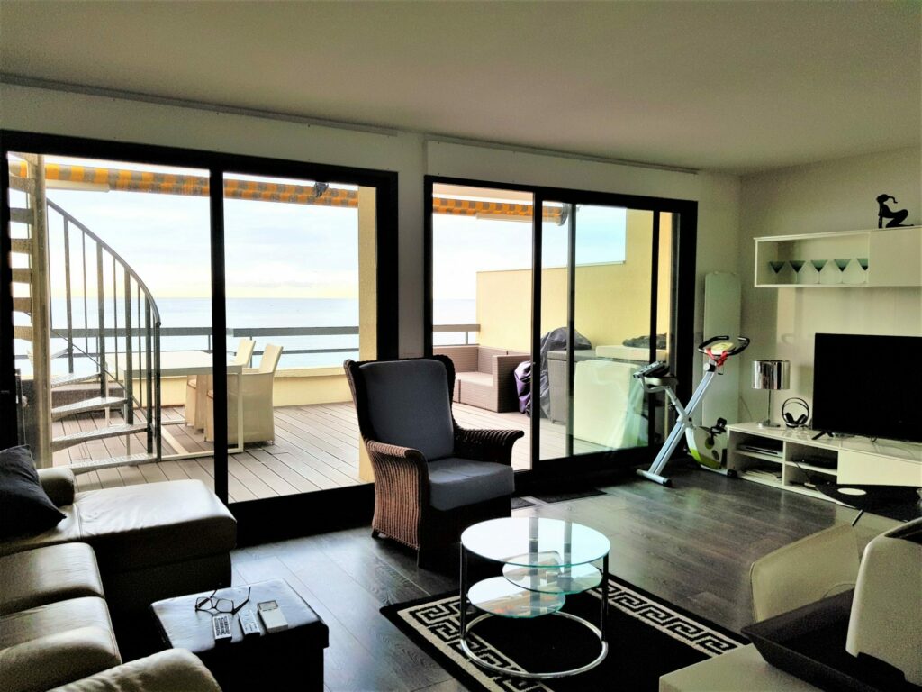 Appartement avec roof top dans résidence front de mer – 3 pièces – 2 chambres – 85 m²