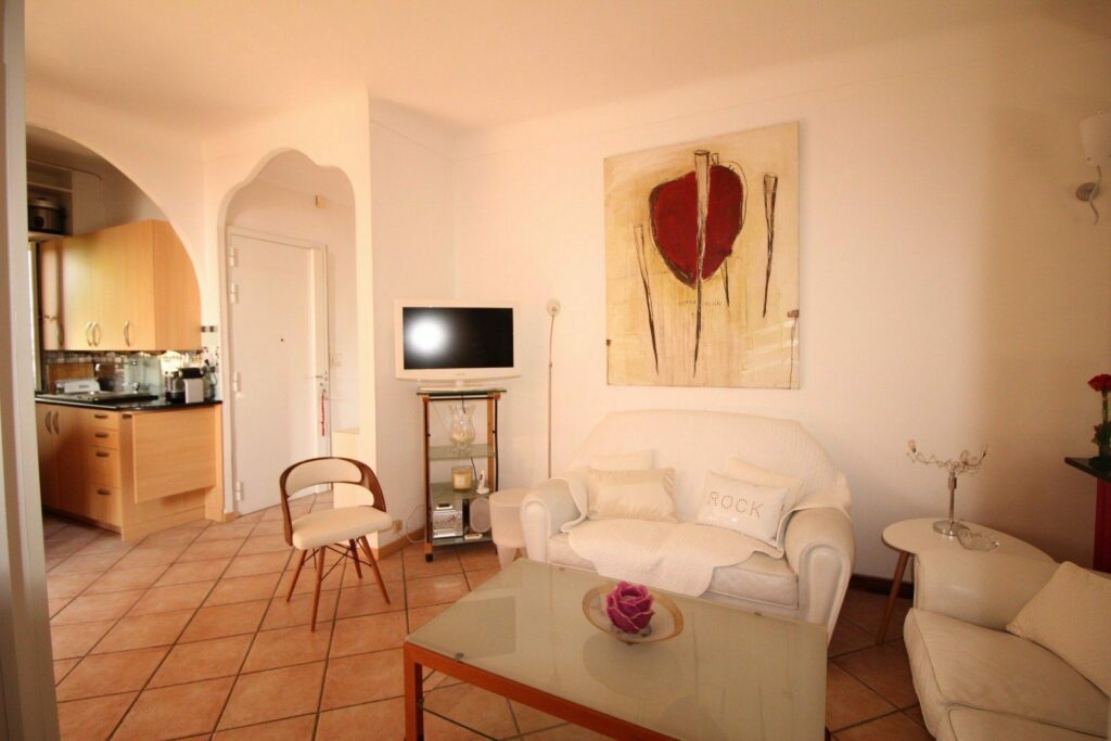 Appartement avec toit terrasse dans demeure bourgeoise – 4 pièces – 3 chambres – 70 m²