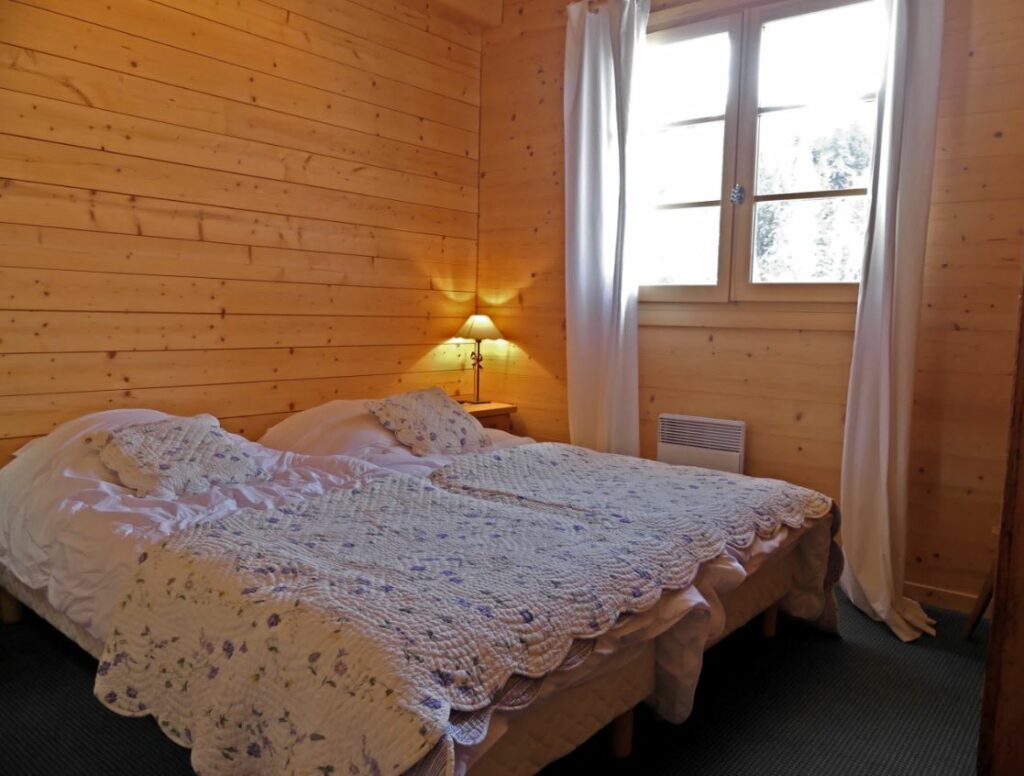 Charmant demi-chalet face aux montagnes – 4 chambres – 8 voyageurs – 89 m²