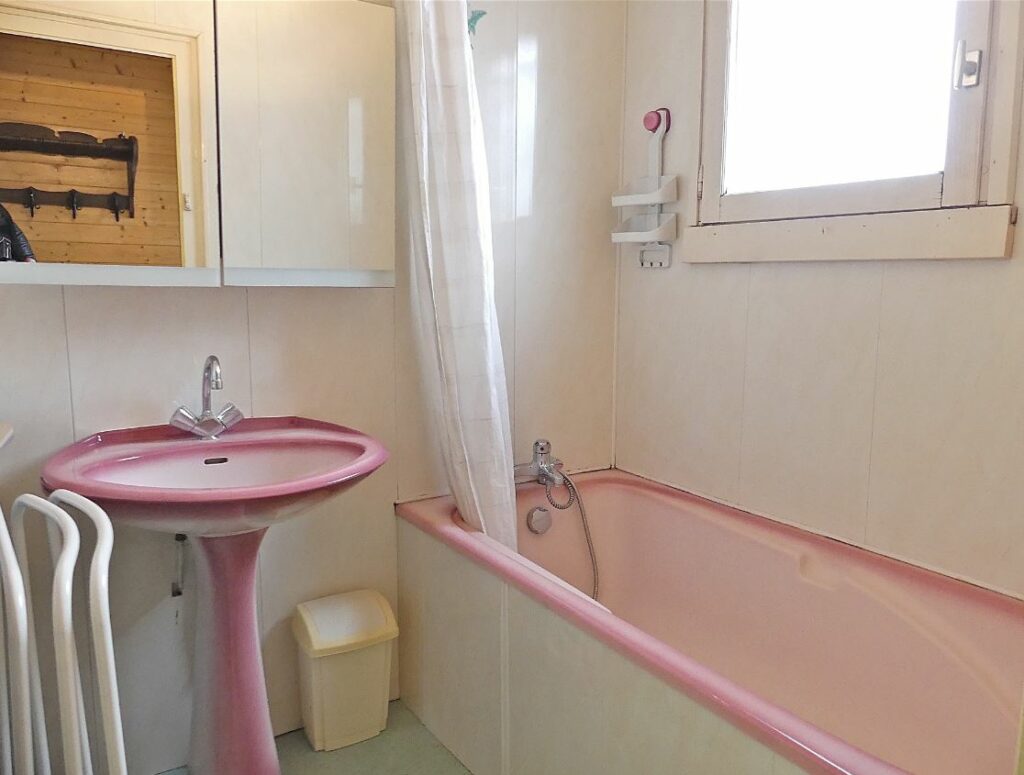 Appartement dans chalet 2**, “skis aux pieds” – 4 chambres – 9 voyageurs – 90 m²