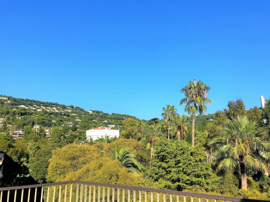 Appartement dans résidence de standing – 5 pièces – 3 chambres – 130 m²