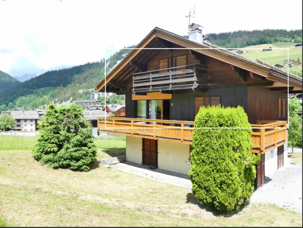 Appartement dans chalet 2**, “skis aux pieds” – 4 chambres – 9 voyageurs – 90 m²