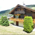 Appartement dans chalet 2**, “skis aux pieds” – 4 chambres – 9 voyageurs – 90 m²