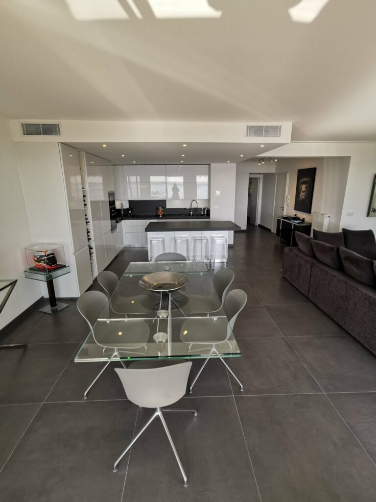 Appartement en dernier étage de résidence de standing – 5 pièces – 4 chambres – 123 m²