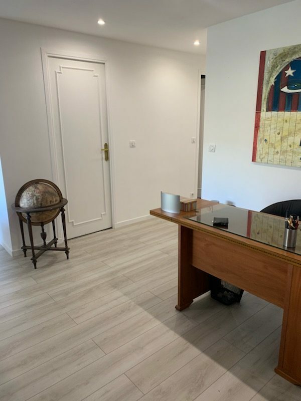 Appartement traversant – 3 pièces – 2 chambres – 124 m²
