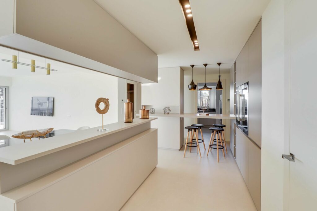 Appartement dans résidence de standing avec tennis et piscine – 4 pièces – 3 chambres – 160 m²