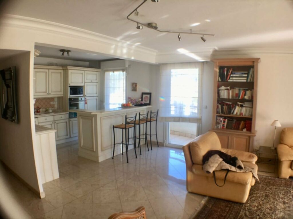 Lumineux appartement dans résidence récente – 4 pièces – 3 chambres – 110 m2 m²