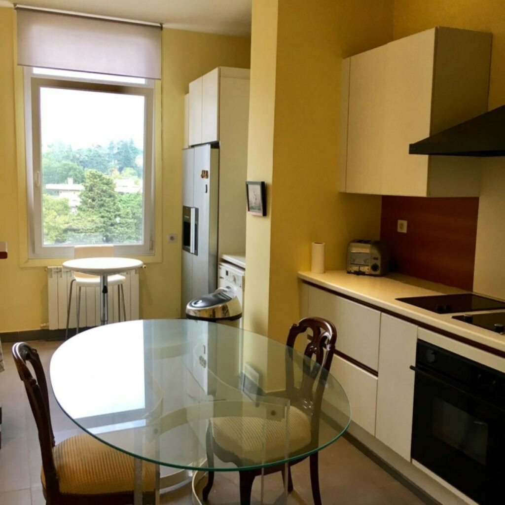 Appartement dans ancien palace – 6 pièces – 4 chambres – 190 m²