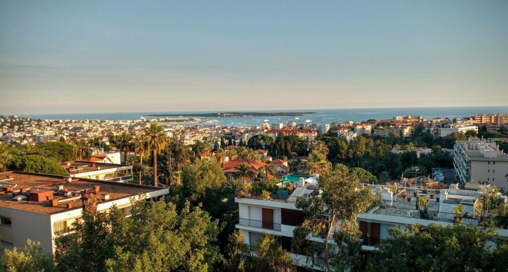 Appartement avec toit terrasse dans demeure bourgeoise – 4 pièces – 3 chambres – 70 m²