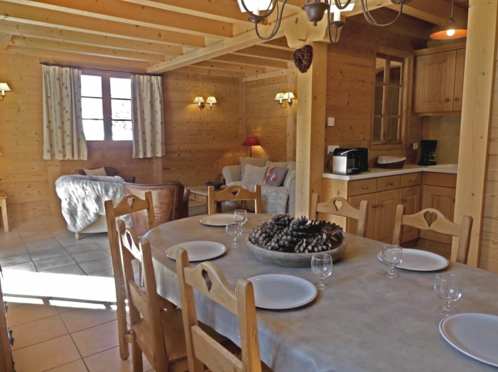 Charmant demi-chalet face aux montagnes – 4 chambres – 8 voyageurs – 89 m²