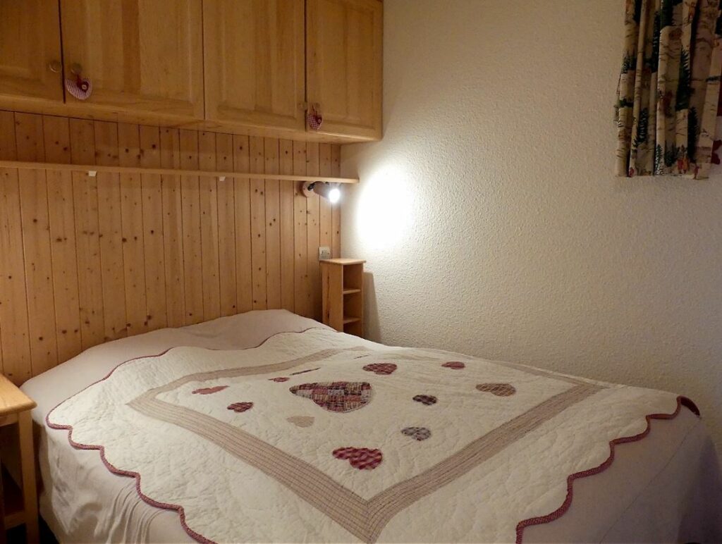 Appartement 2**, centre village – 1 chambre – 4 voyageurs – 26 m²