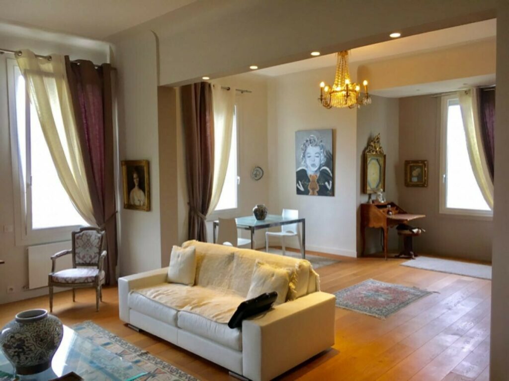 Appartement dans ancien palace – 6 pièces – 4 chambres – 190 m²