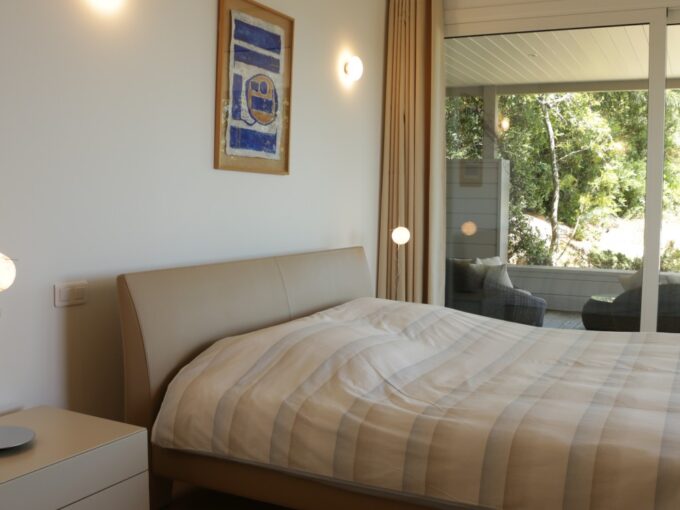 Villa “Amor” surplombant la baie de Santa Manza – 6 chambres – 12 voyageurs – 900 m²