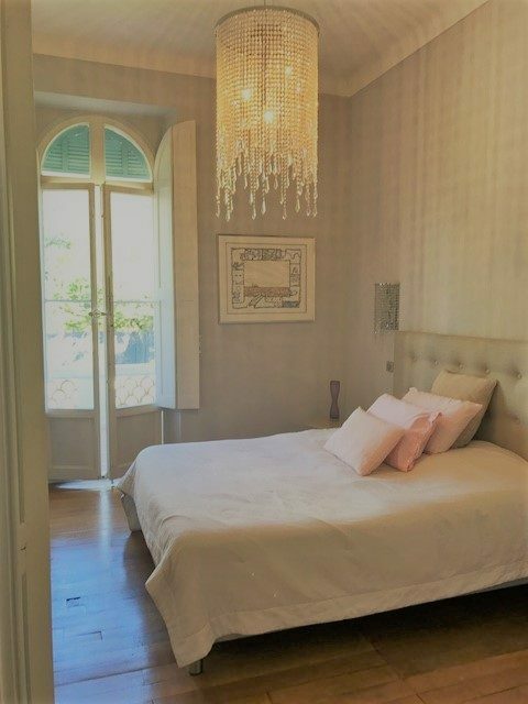 Appartement dans villa classée – 5 pièces – 3 chambres – 92 m²