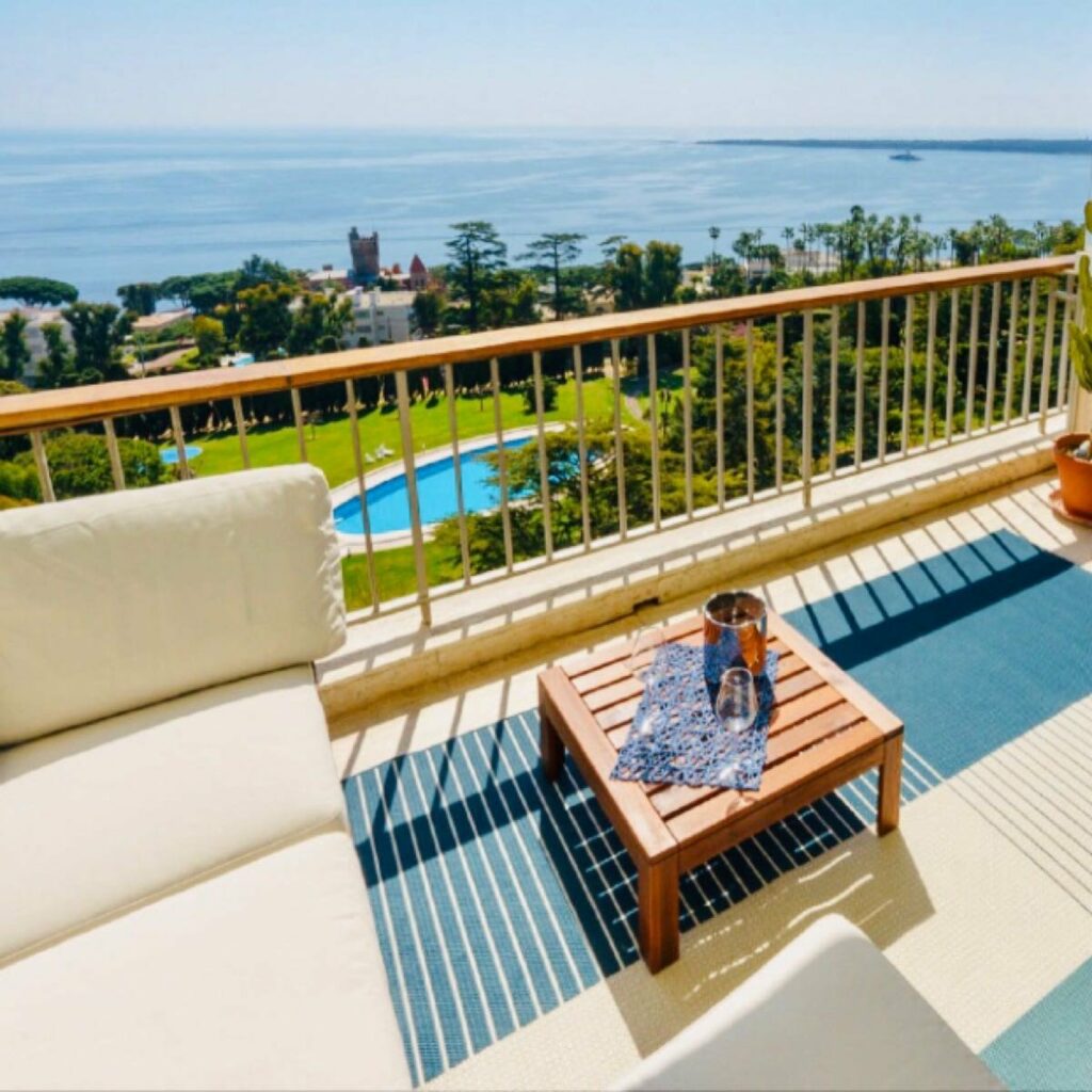 Appartement dans l’une des plus prestigieuses résidences de Cannes – 4 pièces – 2 chambres – 72 m²