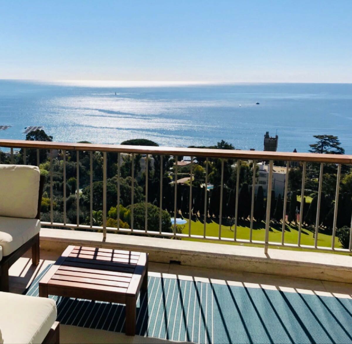 Appartement dans l’une des plus prestigieuses résidences de Cannes – 4 pièces – 2 chambres – 72 m²