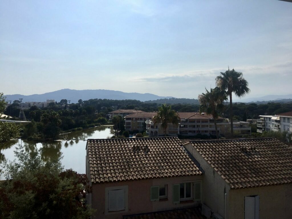 Appartement dans résidence sécurisée – 3 pièces – 2 chambres – 68 m²