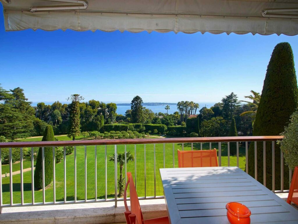 Appartement dans résidence luxueuse – 4 pièces – 3 chambres – 110 m2 m²