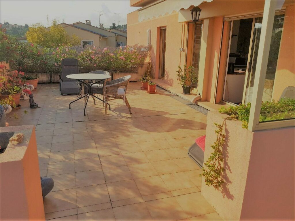 Penthouse dans résidence de standing – 3 pièces – 2 chambres – 120 m²