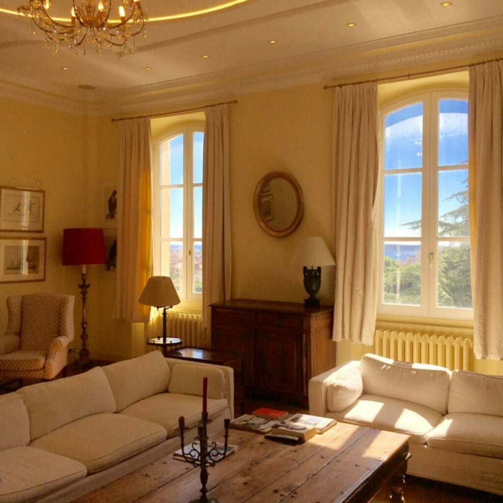 Appartement bourgeois, vue mer et îles – 3 pièces – 2 chambres – 145 m²