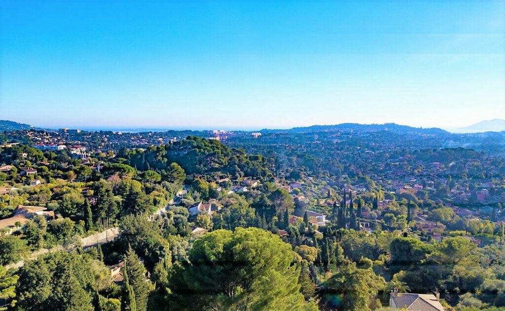 Coup de cœur assuré pour cette villa en position dominante – 10 pièces – 5 chambres – 400  m²