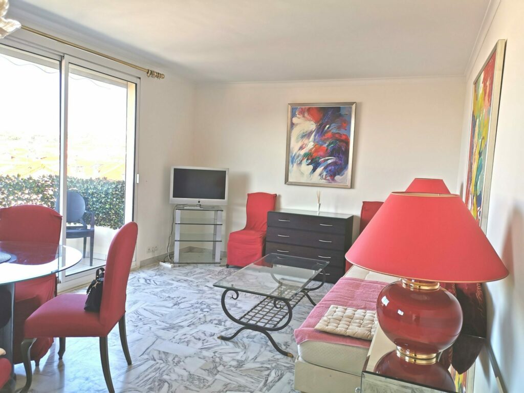 Appartement en étage élevé – 3 pièces – 2 chambres – 63 m²