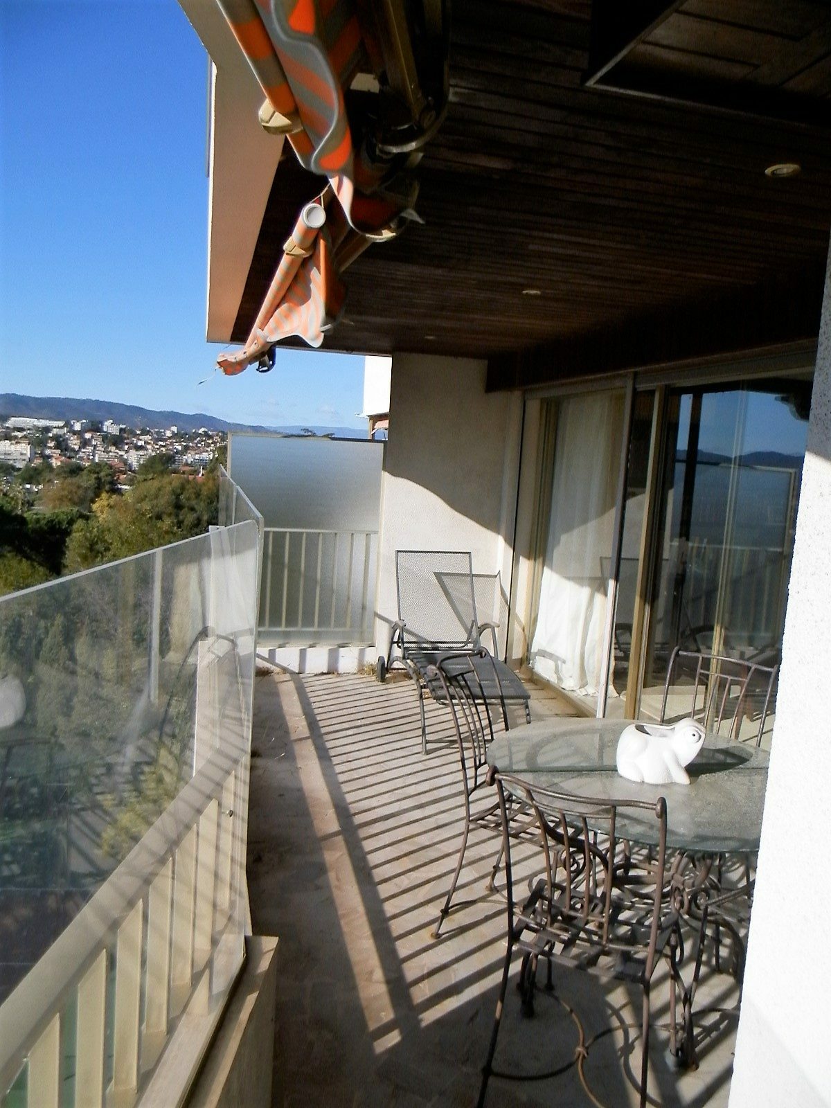 Appartement bourgeois dans ancien château – 4 pièces – 3 chambres – 105 m²