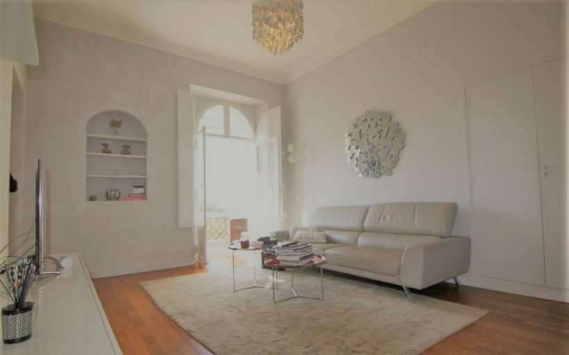 Appartement dans villa classée – 5 pièces – 3 chambres – 92 m²