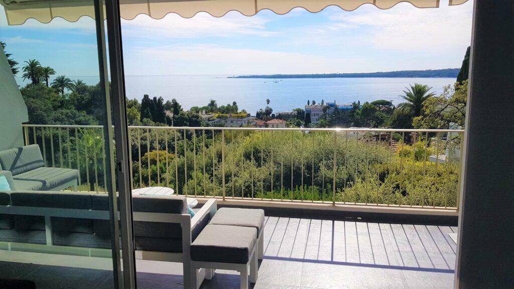 Appartement en dernier étage de résidence de standing – 5 pièces – 4 chambres – 123 m²