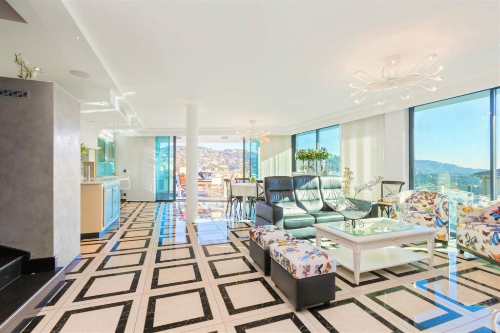 Villa  “comme dans un yacht” – 5 pièces – 2 chambres – 167 m²