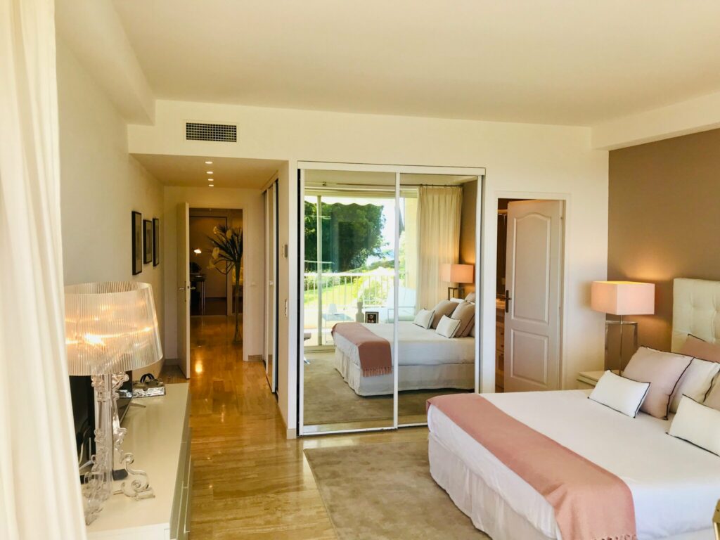 Appartement dans résidence de prestige – 4 pièces – 2 chambres – 105 m²